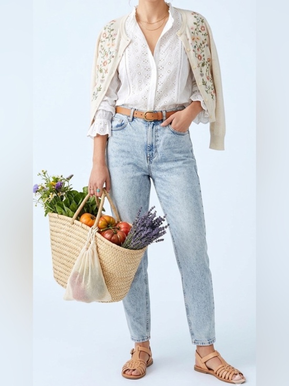 BDG Light Wash HighRise Mom Jeans Size 27 Cotton
